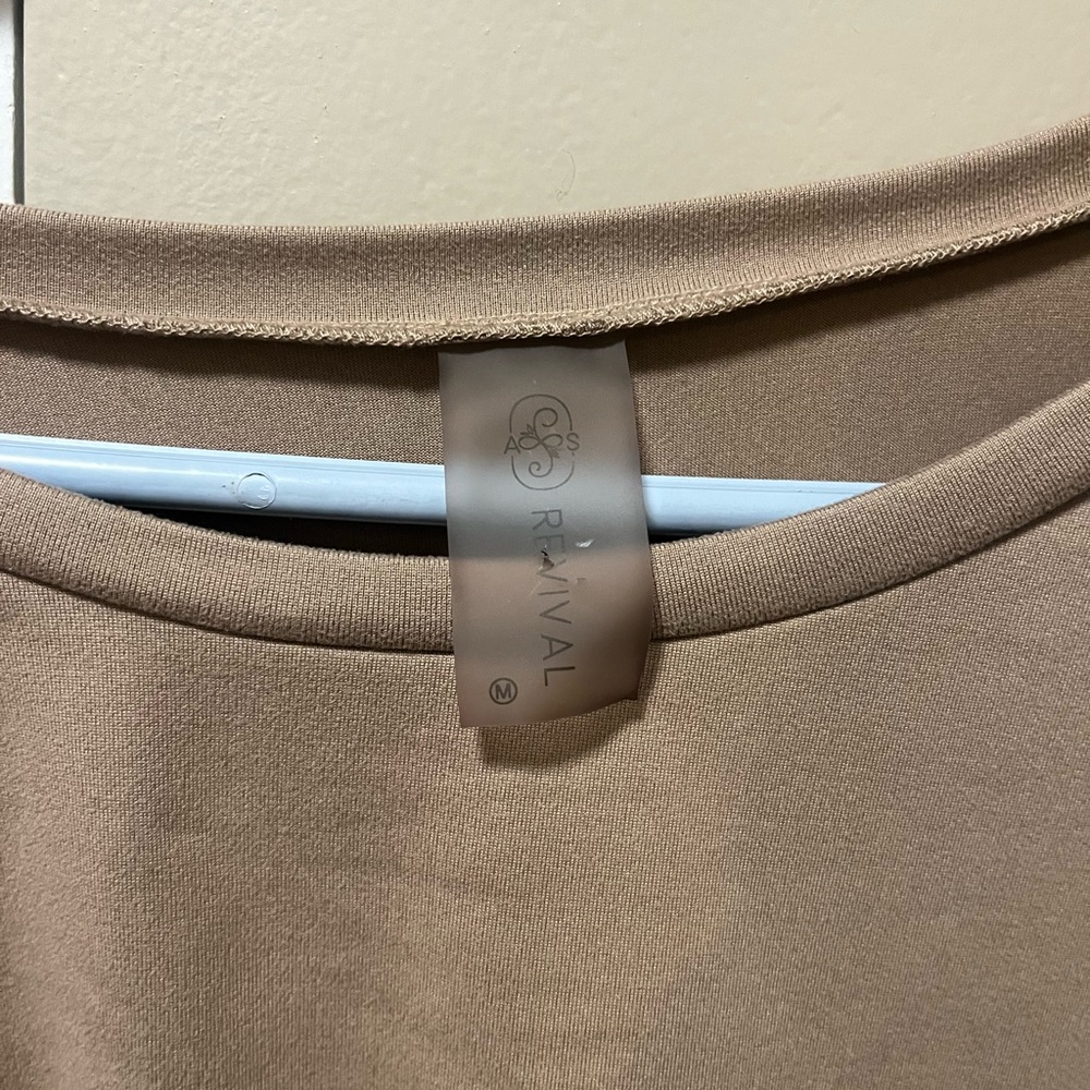 Elegant Brown Long Sleeve Crop Top - Picture 4 of 6